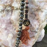 Mala (Japa Mala) diseño Om. Código Mala 001 - www.eltercerojo.cl