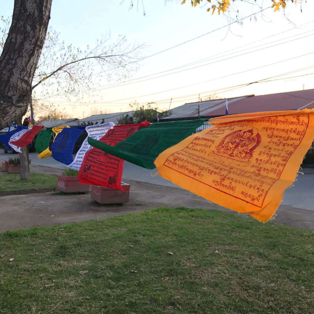 Bandera Tibetana mezcla algodón y polyester. Calidad superior (1,8 met –