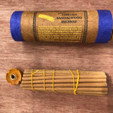 Incienso Tibetano de Sándalo. Contiene 30 varas de 1 hora aprox. Hecho a mano en Nepal. - www.eltercerojo.cl