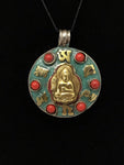 Colgante Intencionado Protección Buda Gautama (Siddharta) + Mantra Om Mani Pädme Hum. Color piedra turquesa y coral. Arte Tibetano. - www.eltercerojo.cl