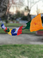 Bandera Tibetana mezcla algodón y polyester. Calidad superior   (1,4 metros de longitud aprox). Band007.