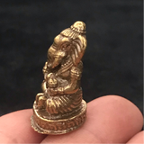 Miniatura de Ganesh Removedor de Obstáculos. Hecho Artesanalmente en Nepal (Tamaño 3 a 4 cms Aprox). - www.eltercerojo.cl
