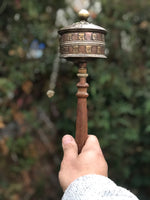 Rueda de Oracion símbolos ASHTA MANGALA (Símbolos de prosperidad). 29 cms x 6,5 cms (RP011).
