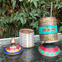 Rueda de Oracion De Escritorio (Mantra Om Mani Padme Hung). 15 cms x 6,5 cms (RP018).