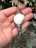 Colgante Caracola Decorada Con Aleación Plata Tibetana Repujada.