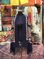 Pashmina Color Azul Oscuro 0004, mezcla de Cahsmere. Hecho en Nepal, la tierra de Buda y los Himalayas. - www.eltercerojo.cl