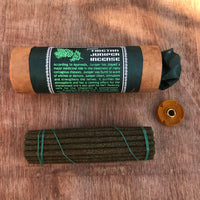 Incienso Tibetano de Enebro. Contiene 30 varas de 1 hora.  Hecho a mano en Nepal. - www.eltercerojo.cl