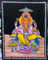 Colgante o tapete a muro de Ganesh. 113 cms de alto por 88 cms de ancho. - www.eltercerojo.cl