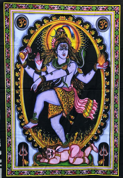 Colgante o tapete a muro de Shiva, el señor de la danza (Nataraja). 105 cms de alto por 73 cms de ancho. - www.eltercerojo.cl