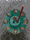 Porta Incienso color verde con forma de flor de loto (Ashta Mangala y Buda).