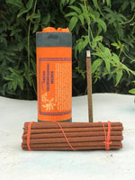 Incienso Tibetan Ancient De Valeriana o Sugandhawal. Contiene 30 varas de 1 hora aproximadamente.  Hecho a mano en Nepal.