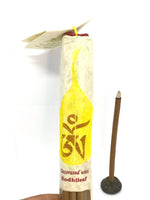 Bodhileaf Namthoesaey, "Jambhala" Incense (Om Vaishramanye Svaha). Mirra - Contiene 19 varas de 2 horas aprox.  Hecho a mano en Nepal. - www.eltercerojo.cl