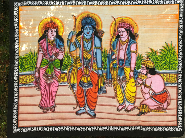 Colgante o tapete a muro de Sita, Rama, Lakshman, y Hanuman. 90 cms de alto por 108 cms de ancho. - www.eltercerojo.cl